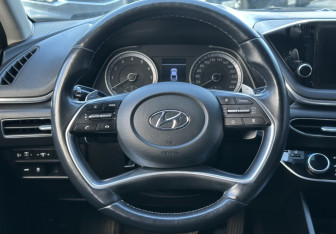 Подержанный автомобиль Hyundai Sonata 2020 года (14 фото)