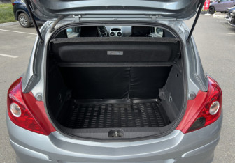 Подержанный автомобиль Opel Corsa 2011 года (16 фото)