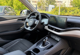 Подержанный автомобиль Haval F7 2024 года (10 фото)