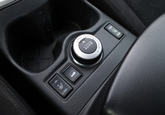Подержанный автомобиль Nissan X-Trail 2015 года (14 фото)