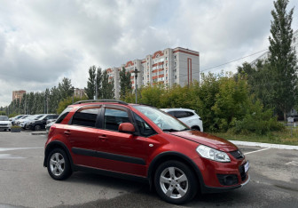 Подержанный автомобиль Suzuki SX4 Hatchback 2010 года (3 фото)