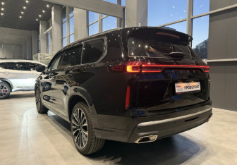 Подержанный автомобиль Exeed VX 2023 года (7 фото)