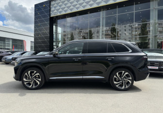 Подержанный автомобиль Geely Monjaro 2023 года (8 фото)