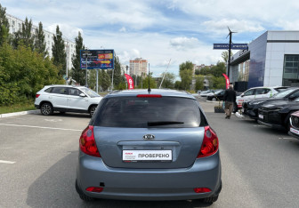 Подержанный автомобиль Kia Ceed Hatchback 2008 года (6 фото)