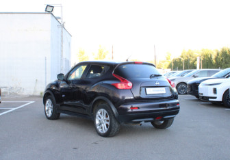 Подержанный автомобиль Nissan Juke 2012 года (6 фото)