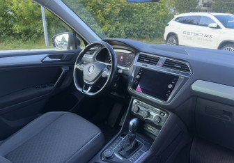Подержанный автомобиль Volkswagen Tiguan 2017 года (10 фото)