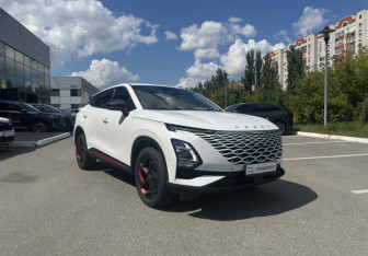 Подержанный автомобиль Omoda C5 2023 года (3 фото)
