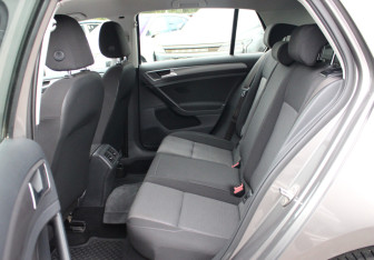 Подержанный автомобиль Volkswagen Golf Hatchback 2013 года (10 фото)