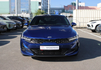 Подержанный автомобиль Kia K5 2021 года (2 фото)