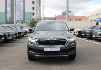 Подержанный автомобиль Skoda Kodiaq 2022 года (3 фото)