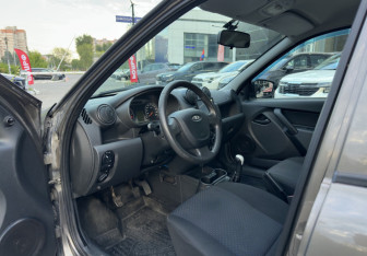 Подержанный автомобиль LADA (ВАЗ) Granta Sedan 2015 года (9 фото)