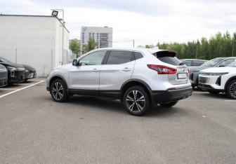 Подержанный автомобиль Nissan Qashqai 2019 года (6 фото)
