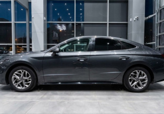 Подержанный автомобиль Hyundai Sonata 2021 года (5 фото)