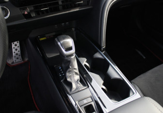 Подержанный автомобиль Toyota Camry Sedan 2024 года (13 фото)