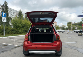 Подержанный автомобиль Suzuki SX4 Hatchback 2010 года (17 фото)