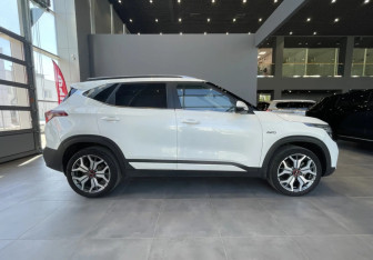 Подержанный автомобиль Kia Seltos 2020 года (7 фото)