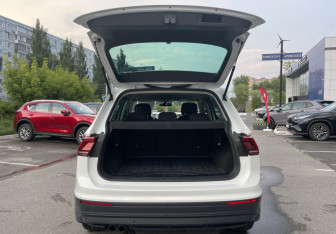 Подержанный автомобиль Volkswagen Tiguan 2018 года (18 фото)