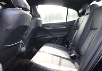 Подержанный автомобиль Toyota Camry Sedan 2024 года (10 фото)