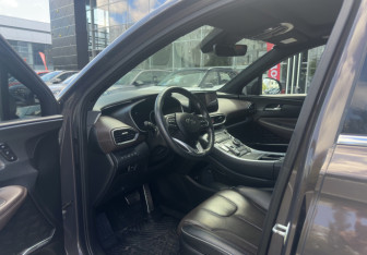 Подержанный автомобиль Hyundai Santa Fe 2020 года (9 фото)