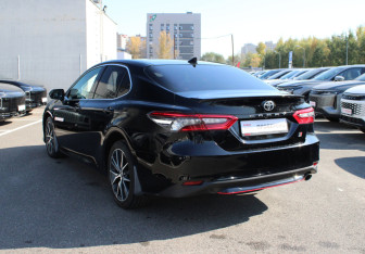 Подержанный автомобиль Toyota Camry Sedan 2021 года (6 фото)