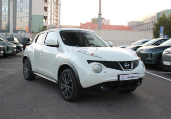 Подержанный автомобиль Nissan Juke 2011 года (3 фото)
