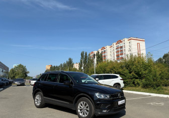 Подержанный автомобиль Volkswagen Tiguan 2018 года (3 фото)