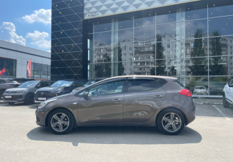 Подержанный автомобиль Kia Ceed Hatchback 2013 года (8 фото)