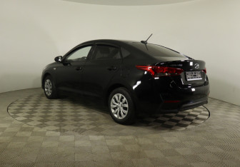 Подержанный автомобиль Hyundai Solaris Sedan 2019 года (7 фото)