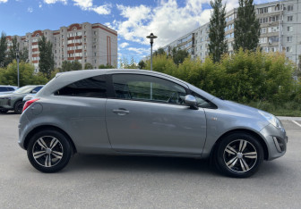Подержанный автомобиль Opel Corsa 2011 года (4 фото)