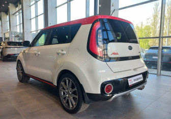 Подержанный автомобиль Kia Soul 2016 года (16 фото)