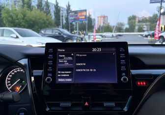 Подержанный автомобиль Toyota Camry Sedan 2021 года (13 фото)
