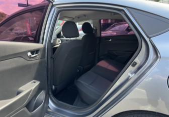 Подержанный автомобиль Hyundai Solaris Sedan 2020 года (12 фото)