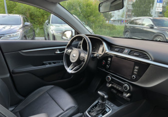 Подержанный автомобиль Kia Rio Sedan 2020 года (10 фото)