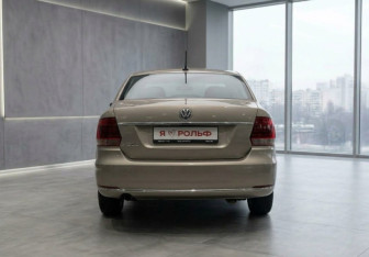 Подержанный автомобиль Volkswagen Polo Sedan 2017 года (4 фото)