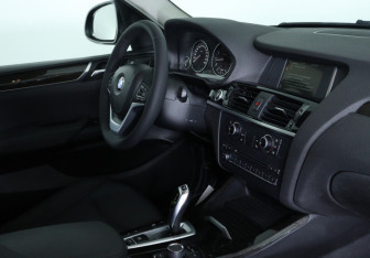 Подержанный автомобиль BMW X3 2014 года (10 фото)