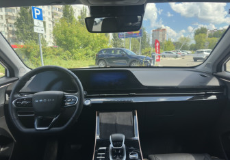 Подержанный автомобиль Omoda C5 2023 года (11 фото)