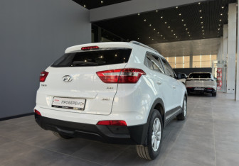 Подержанный автомобиль Hyundai Creta 2017 года (7 фото)