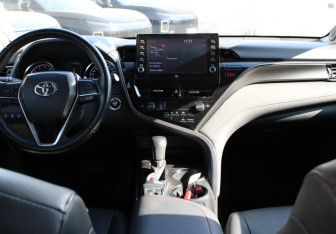 Подержанный автомобиль Toyota Camry Sedan 2021 года (9 фото)