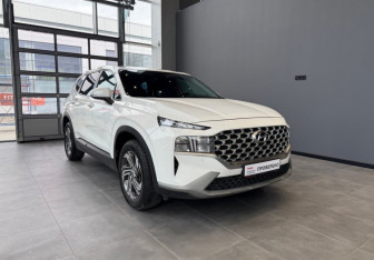 Подержанный автомобиль Hyundai Santa Fe 2021 года (3 фото)