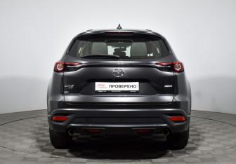 Подержанный автомобиль Mazda CX-9 2018 года (6 фото)