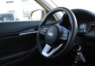 Подержанный автомобиль Kia Seltos 2021 года (11 фото)