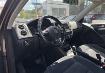 Подержанный автомобиль Volkswagen Tiguan 2016 года (9 фото)