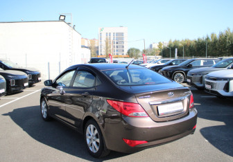 Подержанный автомобиль Hyundai Solaris Sedan 2014 года (6 фото)