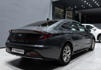 Подержанный автомобиль Hyundai Sonata 2021 года (7 фото)