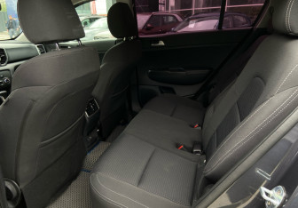 Подержанный автомобиль Kia Sportage 2017 года (12 фото)