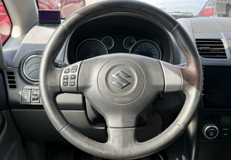 Подержанный автомобиль Suzuki SX4 Hatchback 2010 года (14 фото)