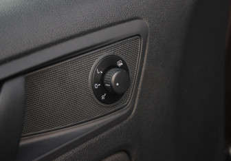 Подержанный автомобиль Skoda Yeti 2014 года (15 фото)