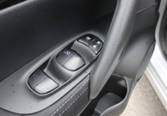 Подержанный автомобиль Nissan Qashqai 2018 года (17 фото)