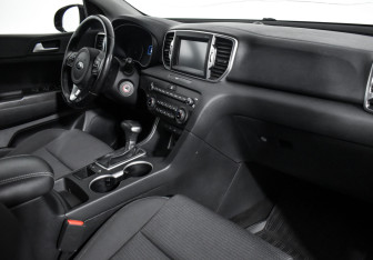 Подержанный автомобиль Kia Sportage 2018 года (12 фото)