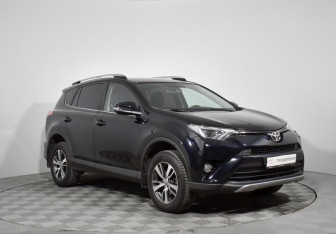 Подержанный автомобиль Toyota RAV4 2017 года (3 фото)
